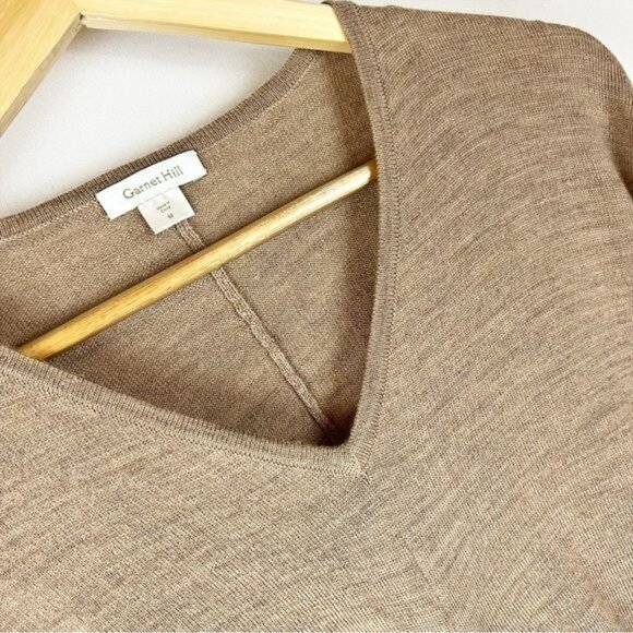 Garnet Hill Merino Wool V-Neck Brown Sweater M Minimalist Quiet Luxury Fall - Picture 3 of 6